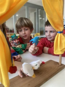 Representació oral de contes davant els companys