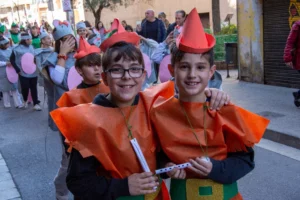 Representació del flautista d’Hamelí a la rua escolar
