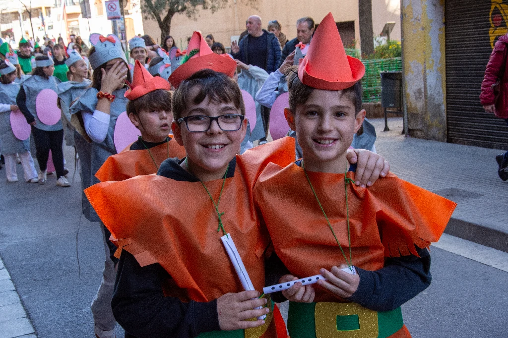 Representació del flautista d’Hamelí a la rua escolar