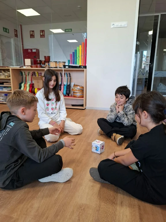 projecte interdisciplinari emocions primària alumnes quadern emocions