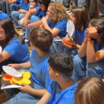 Alumnes de 5è participant a la Cantània 2026 de L’Auditori de Barcelona