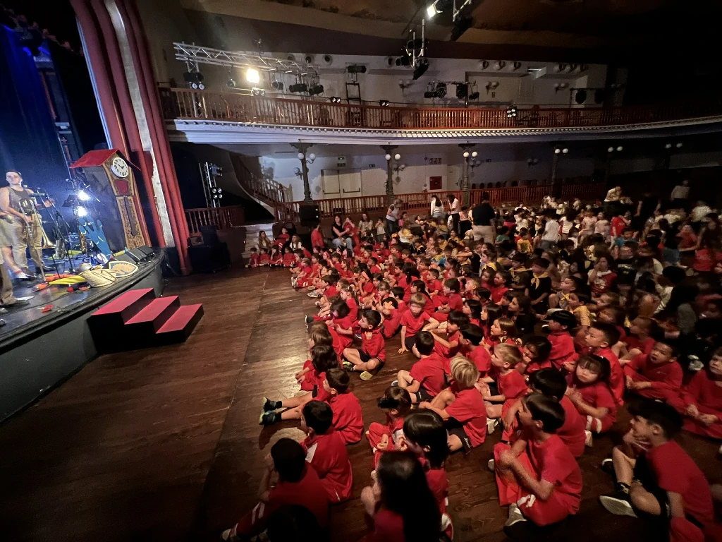 Concert de Reggae per Xics a Molins de Rei amb alumnes d'Educació Infanti