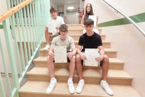 Recollida dels títols oficials de Cambridge First
